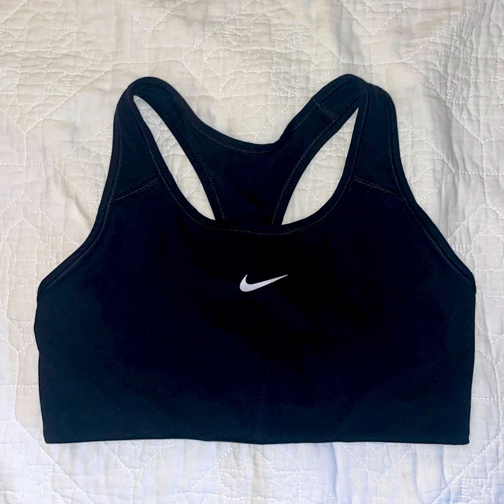 Nike - Black sports bra